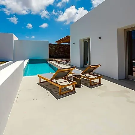 Amarelo Mykonos Town